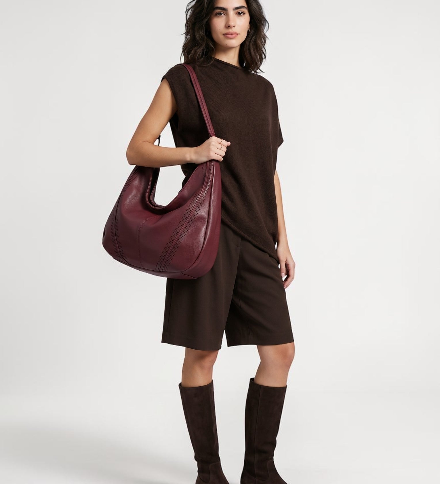 VIVIENNE_-_BORDEAUX_ON_VALENTINA.jpg