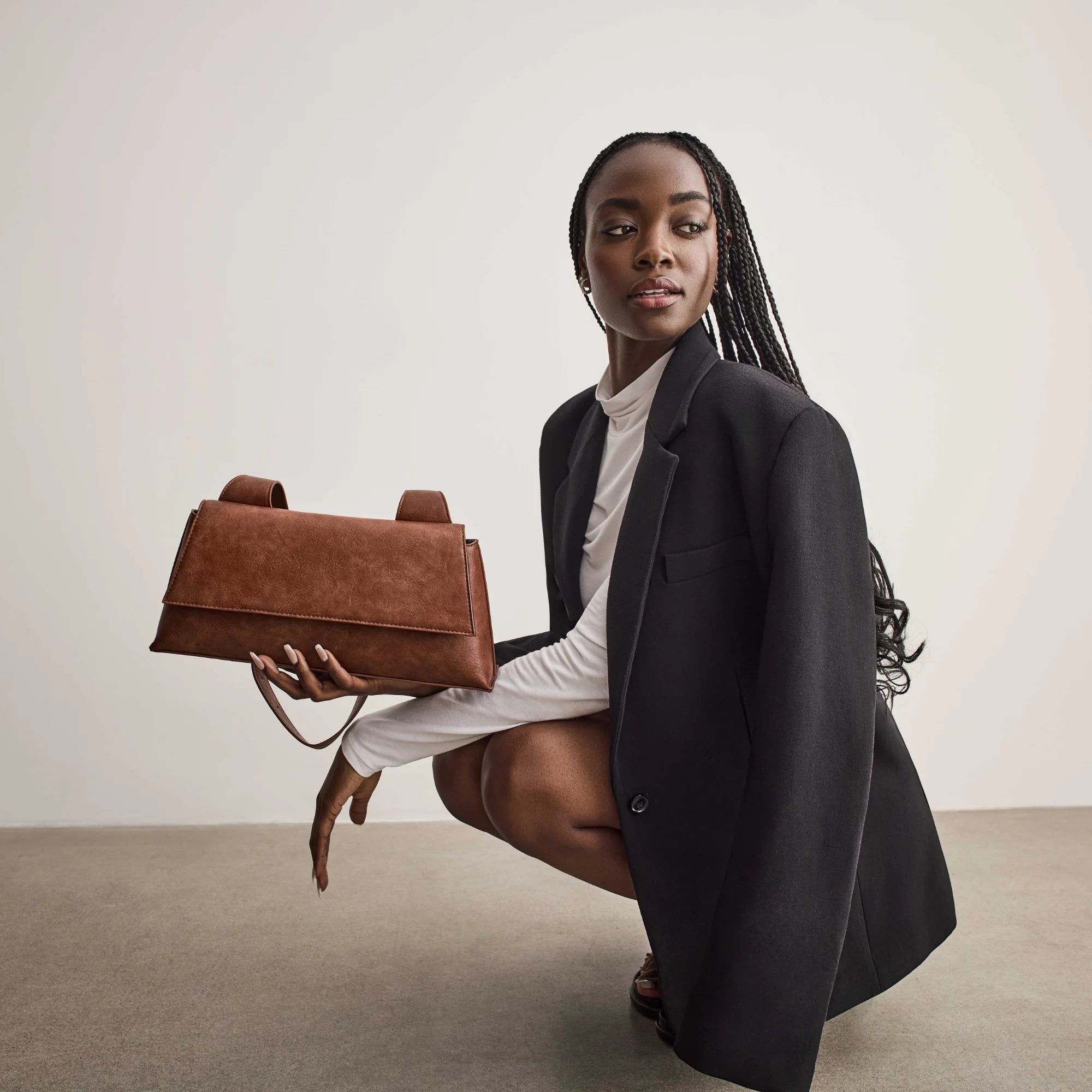 sofia-shoulder-bag-cognac-a.webp